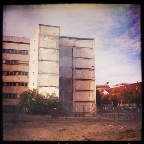 berlin bilder - a piece of dismantling