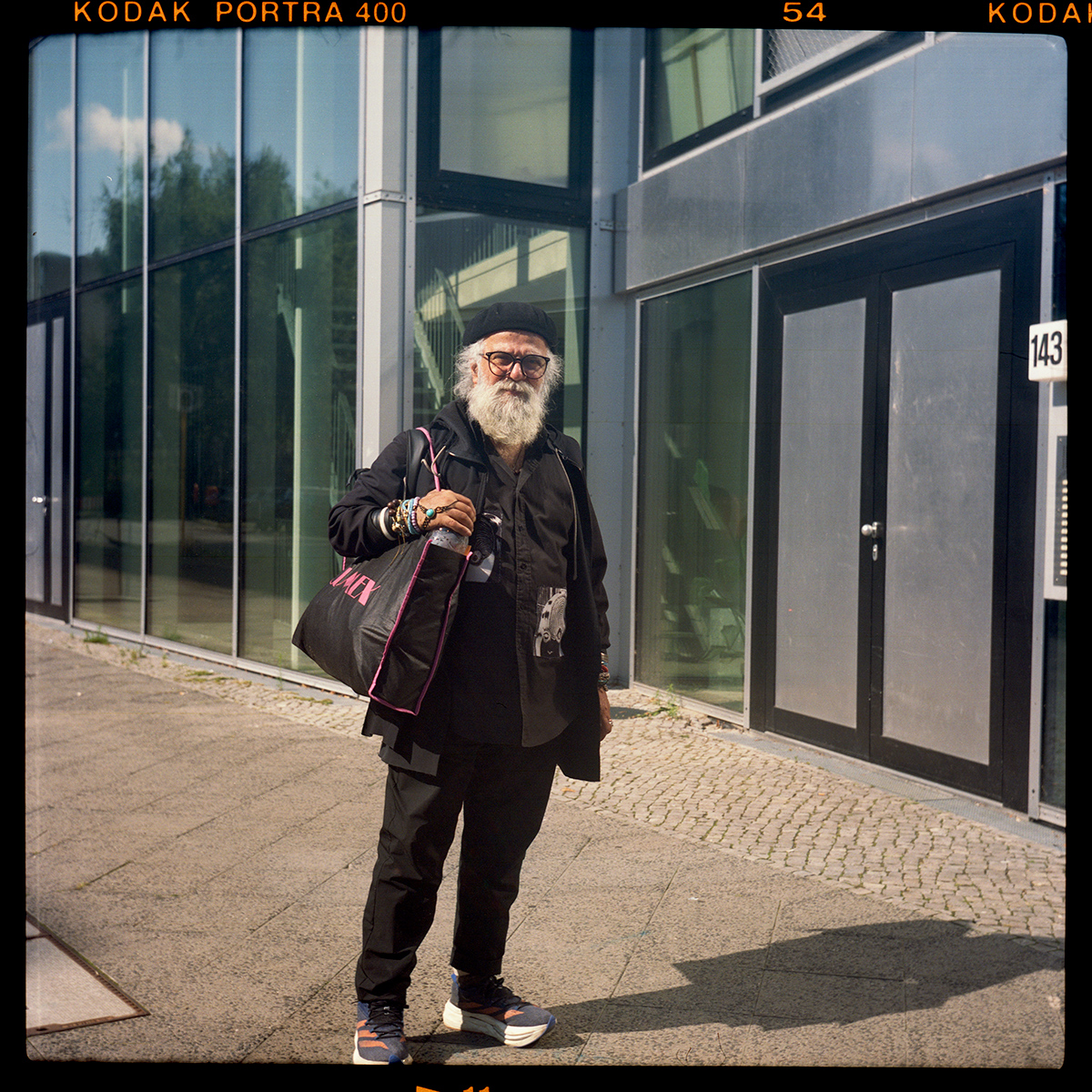 behrous; 64; künstler; schöneberg, berlin, 2025